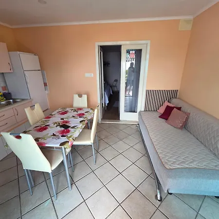 Bose Apartman *