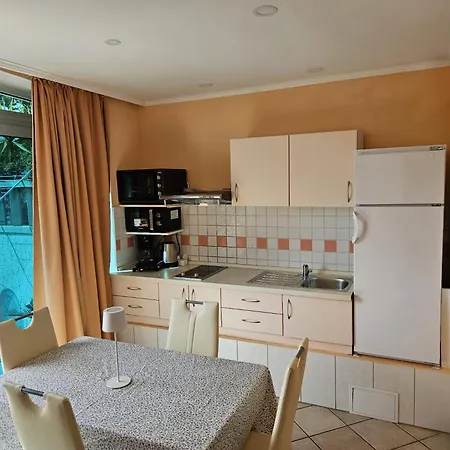 Bose Apartman *
