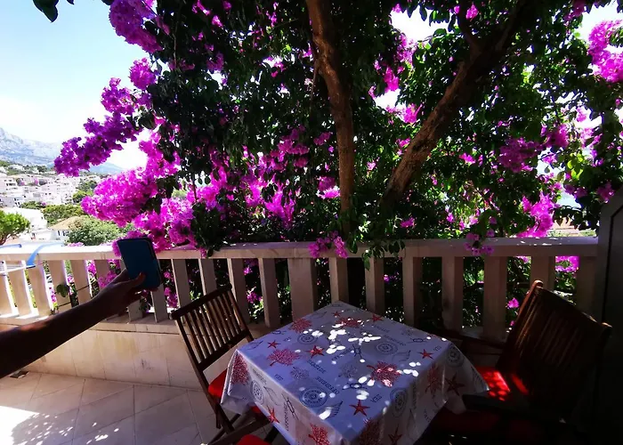 Bose Lägenhet Brela