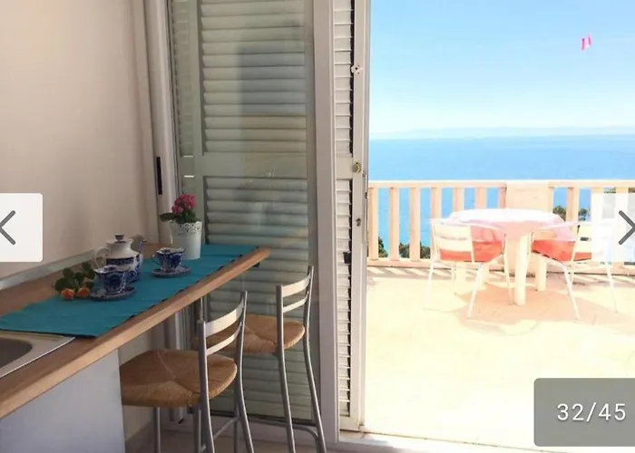 Bose Lägenhet Brela