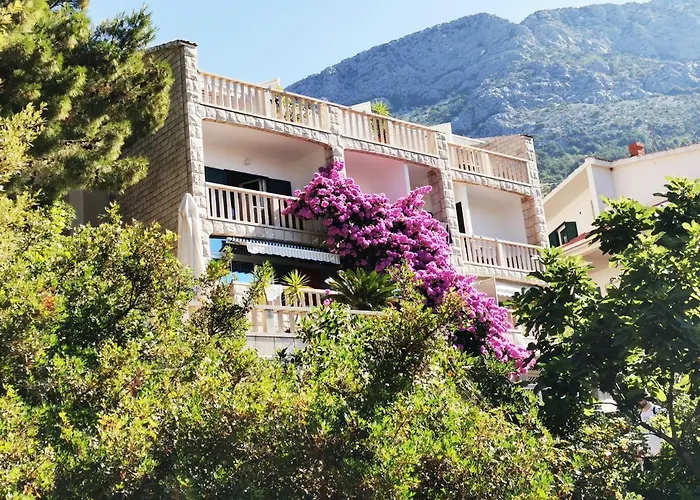 Bose Lägenhet Brela